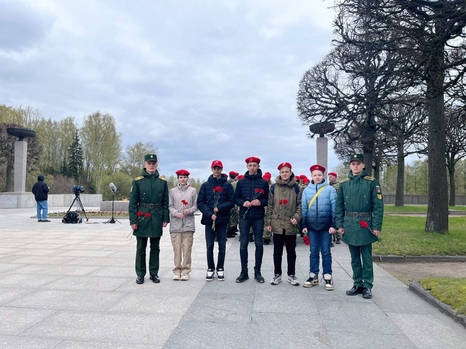 Памяти павших будьте достойны!